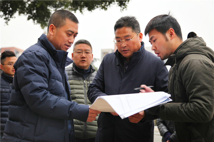 2018年1月13日 副市长徐光勇视察市区提档升级工作1_副本 2018年1月13日 副市长徐光勇视察市区提档升级工作1_副本